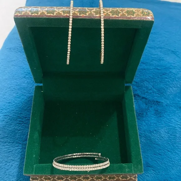 Bracelet & earrings set - Picture 1 of 6